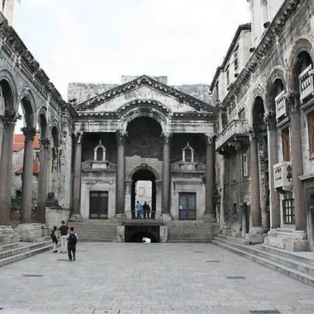 Adela Apartment In Split דירה ספליט